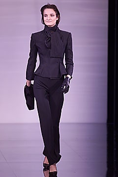 Giorgio Armani F/W 01 Look 22