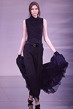 Giorgio Armani F/W 01 Look 34