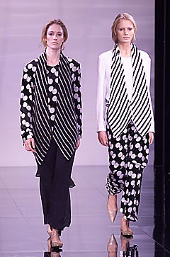 Giorgio Armani F/W 01 Look 43
