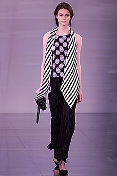 Giorgio Armani F/W 01 Look 44