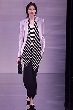 Giorgio Armani F/W 01 Look 46