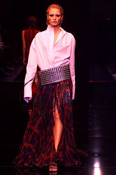 Gianfranco Ferré S/S 02 Look 25