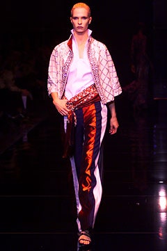 Gianfranco Ferré S/S 02 Look 29