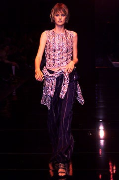 Gianfranco Ferré S/S 02 Look 36