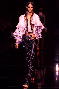 Gianfranco Ferré S/S 02 Look 41