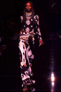 Gianfranco Ferré S/S 02 Look 50