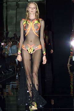 Gianfranco Ferré S/S 02 Look 90