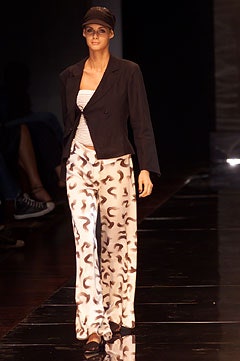 Giorgio Armani S/S 02 Look 9