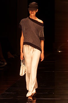 Giorgio Armani S/S 02 Look 16