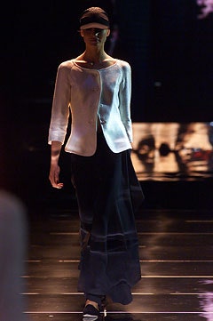 Giorgio Armani S/S 02 Look 23