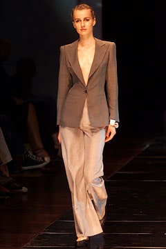 Giorgio Armani S/S 02 Look 33