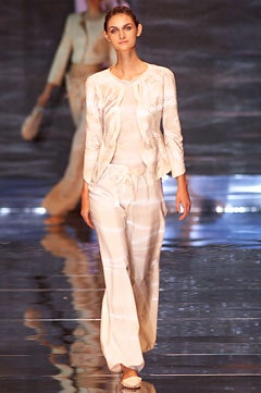 Giorgio Armani S/S 02 Look 37