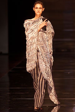 Giorgio Armani S/S 02 Look 66