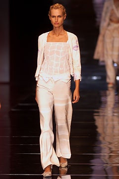 Giorgio Armani S/S 02 Look 76