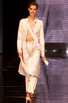 Giorgio Armani S/S 02 Look 77