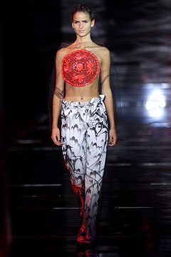 Giorgio Armani S/S 02 Look 133