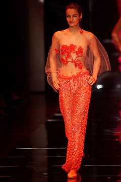 Giorgio Armani S/S 02 Look 137