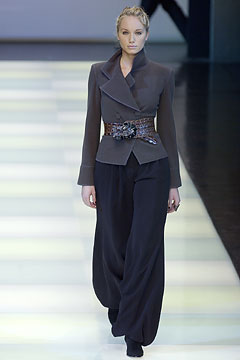 Giorgio Armani F/W 02 Look 17
