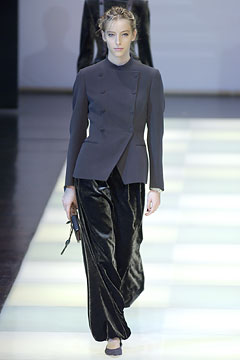 Giorgio Armani F/W 02 Look 25