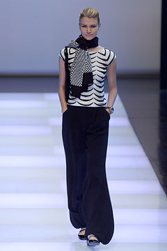 Giorgio Armani F/W 02 Look 85
