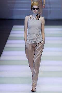 Giorgio Armani F/W 02 Look 152