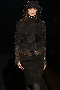 Gianfranco Ferré Fall 2003 Ready-to-Wear