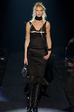 Gianfranco Ferré F/W 03 Look 32
