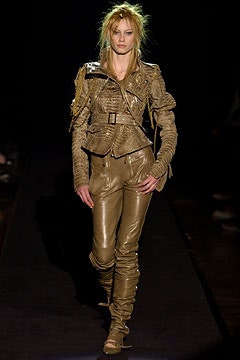 Gianfranco Ferré F/W 03 Look 39