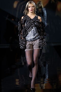 Giorgio Armani F/W 03 Look 9
