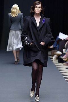 Giles Deacon F/W 04 Look 6