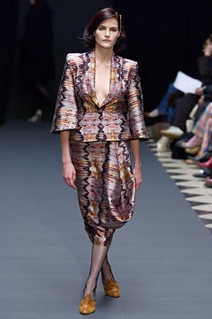 Giles Deacon F/W 04 Look 7