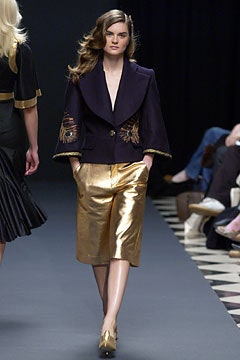 Giles Deacon F/W 04 Look 9
