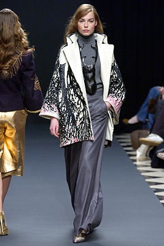 Giles Deacon F/W 04 Look 10