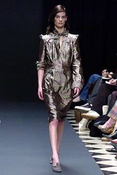 Giles Deacon F/W 04 Look 15