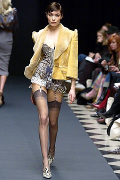 Giles Deacon F/W 04 Look 27