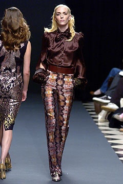 Giles Deacon F/W 04 Look 31