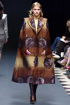 Giles Deacon F/W 04 Look 33