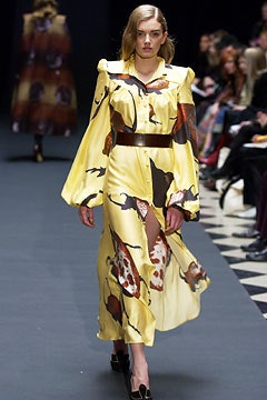 Giles Deacon F/W 04 Look 34
