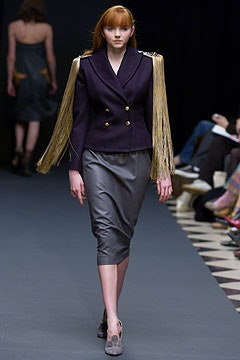 Giles Deacon F/W 04 Look 39