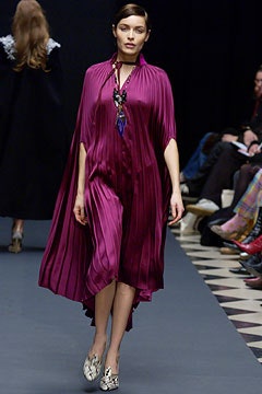 Giles Deacon F/W 04 Look 43