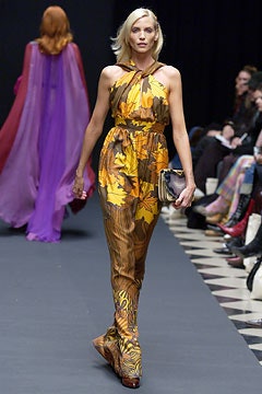 Giles Deacon F/W 04 Look 50