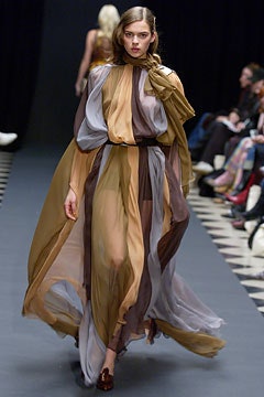 Giles Deacon F/W 04 Look 51