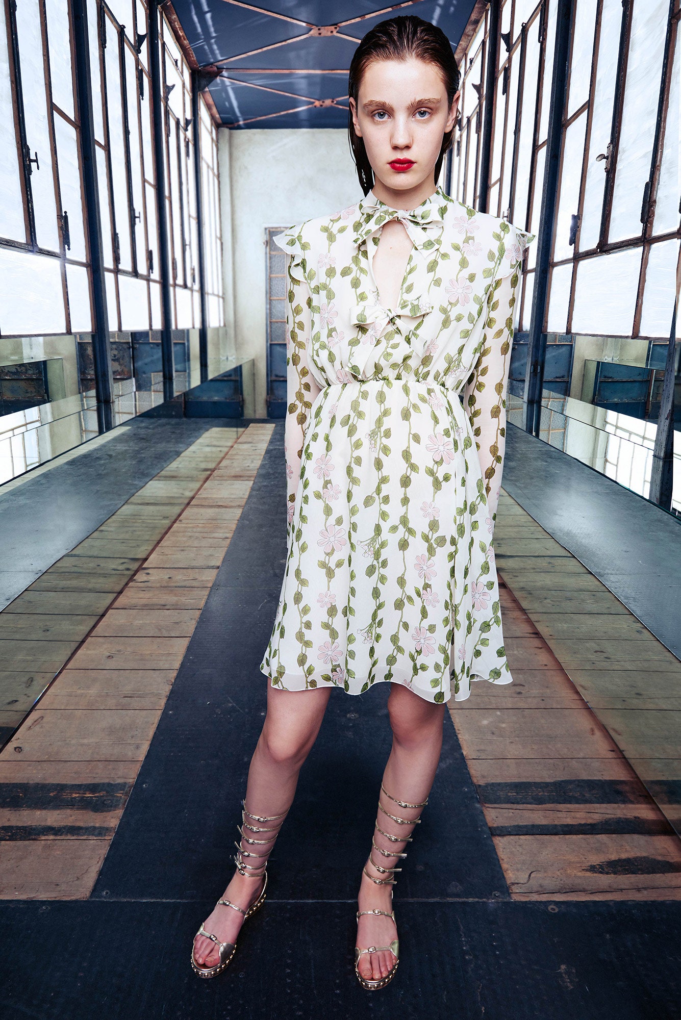 Giambattista Valli Resort 17 Look 15