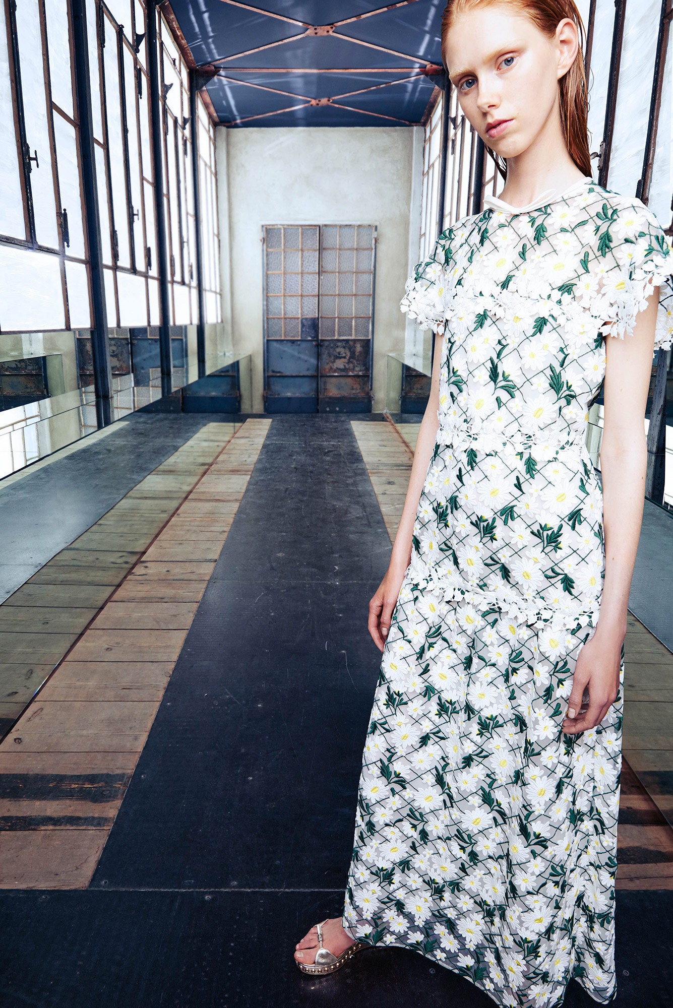 Giambattista Valli Resort 17 Look 19