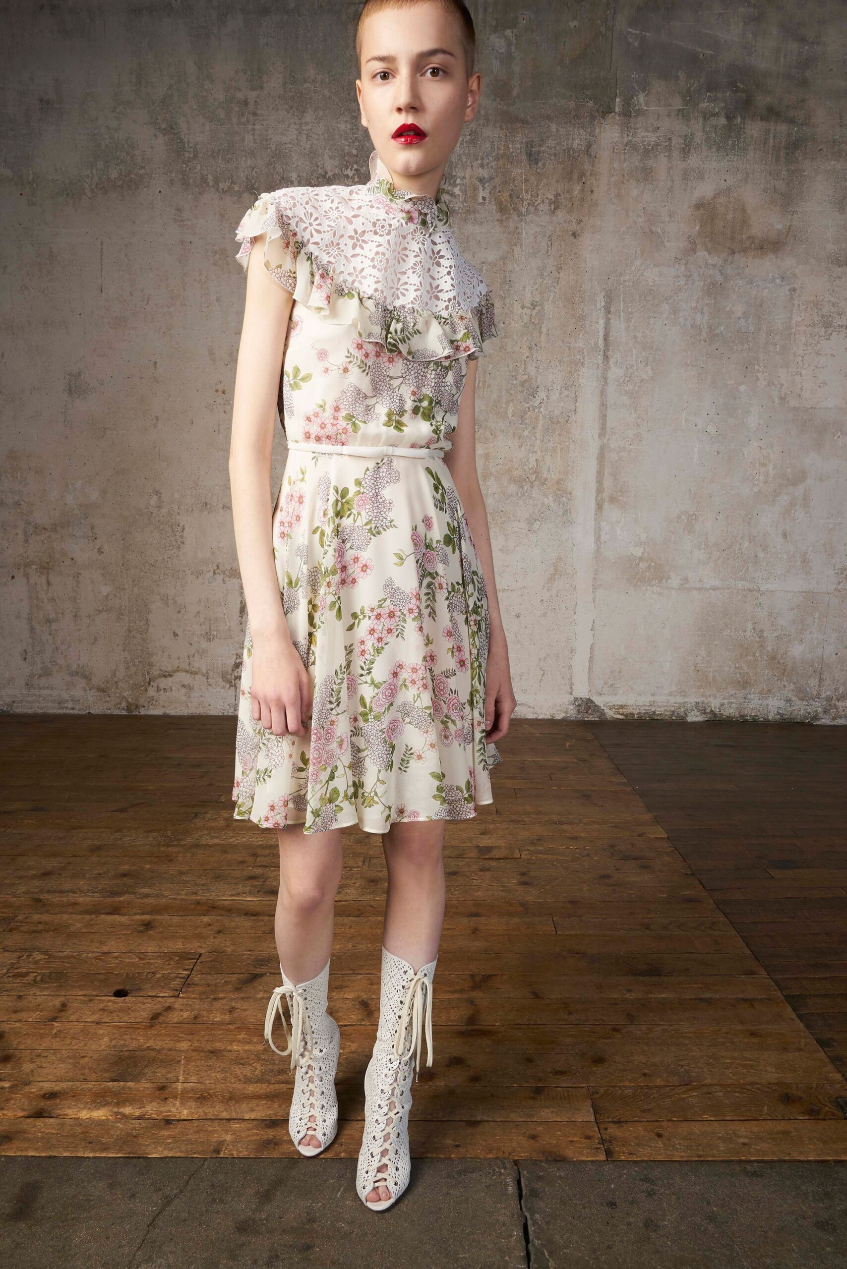 Giambattista Valli Resort 18 Look 22