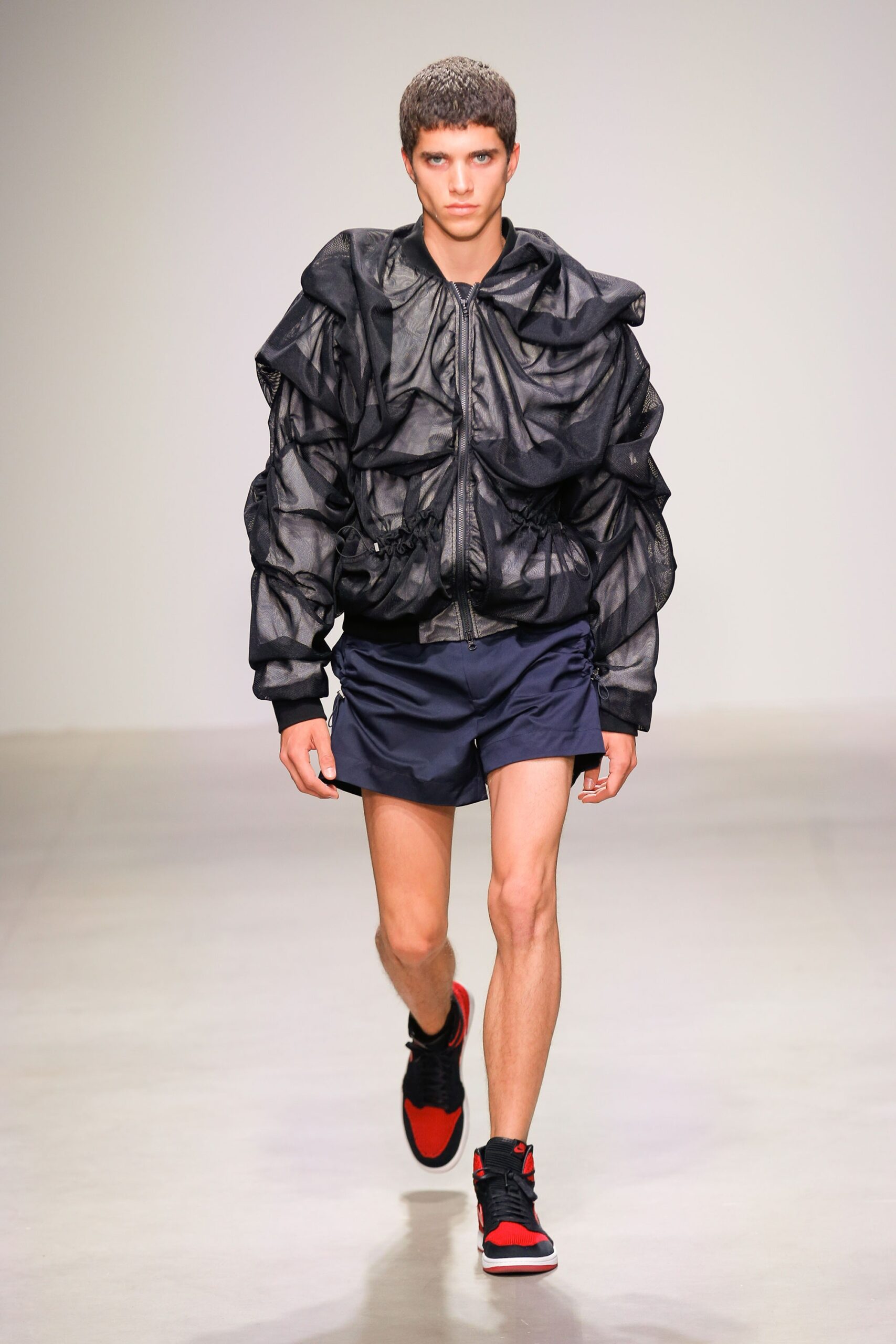 Feng Chen Wang S/S 18 Menswear Look 25