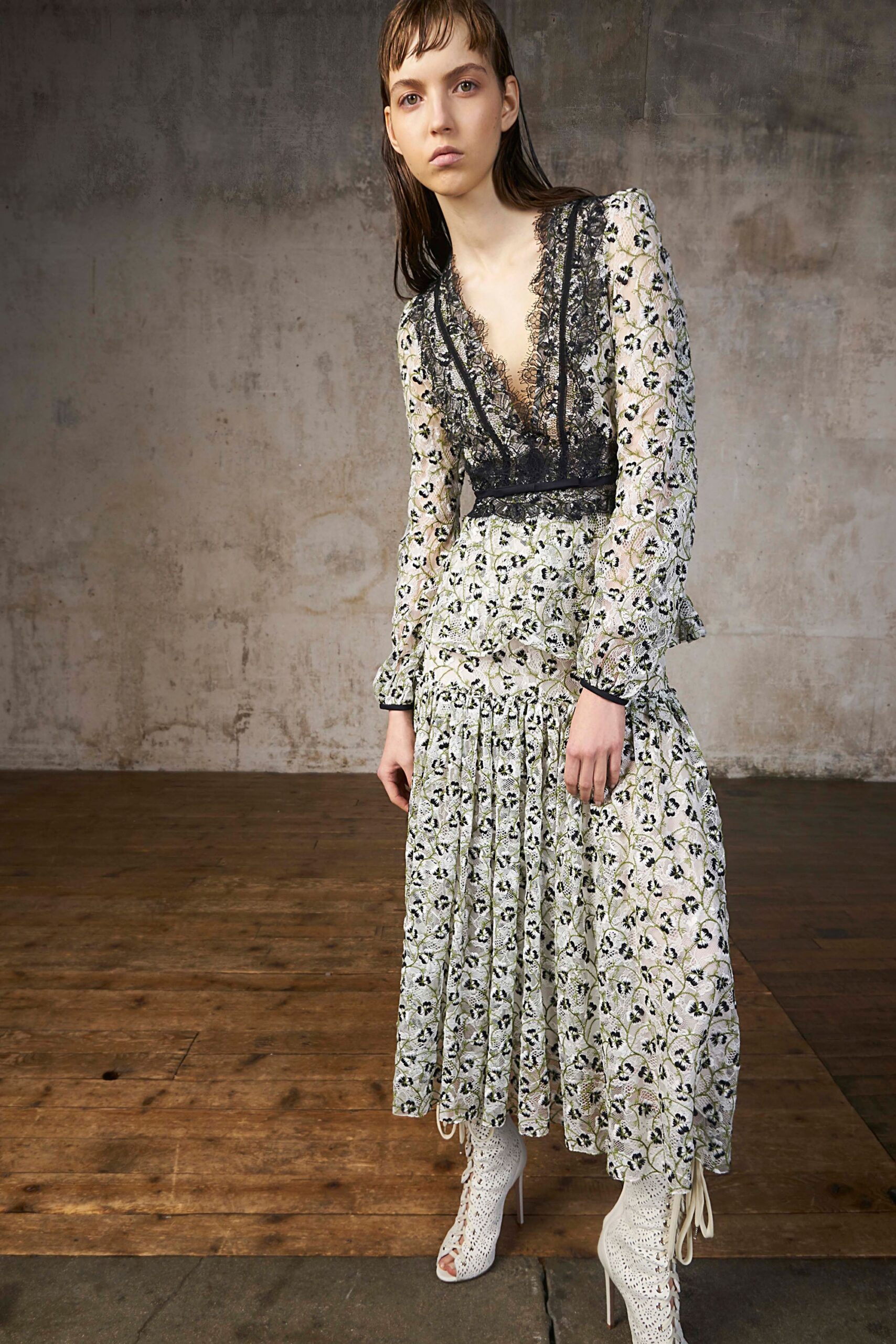 Giambattista Valli Resort 18 Look 25