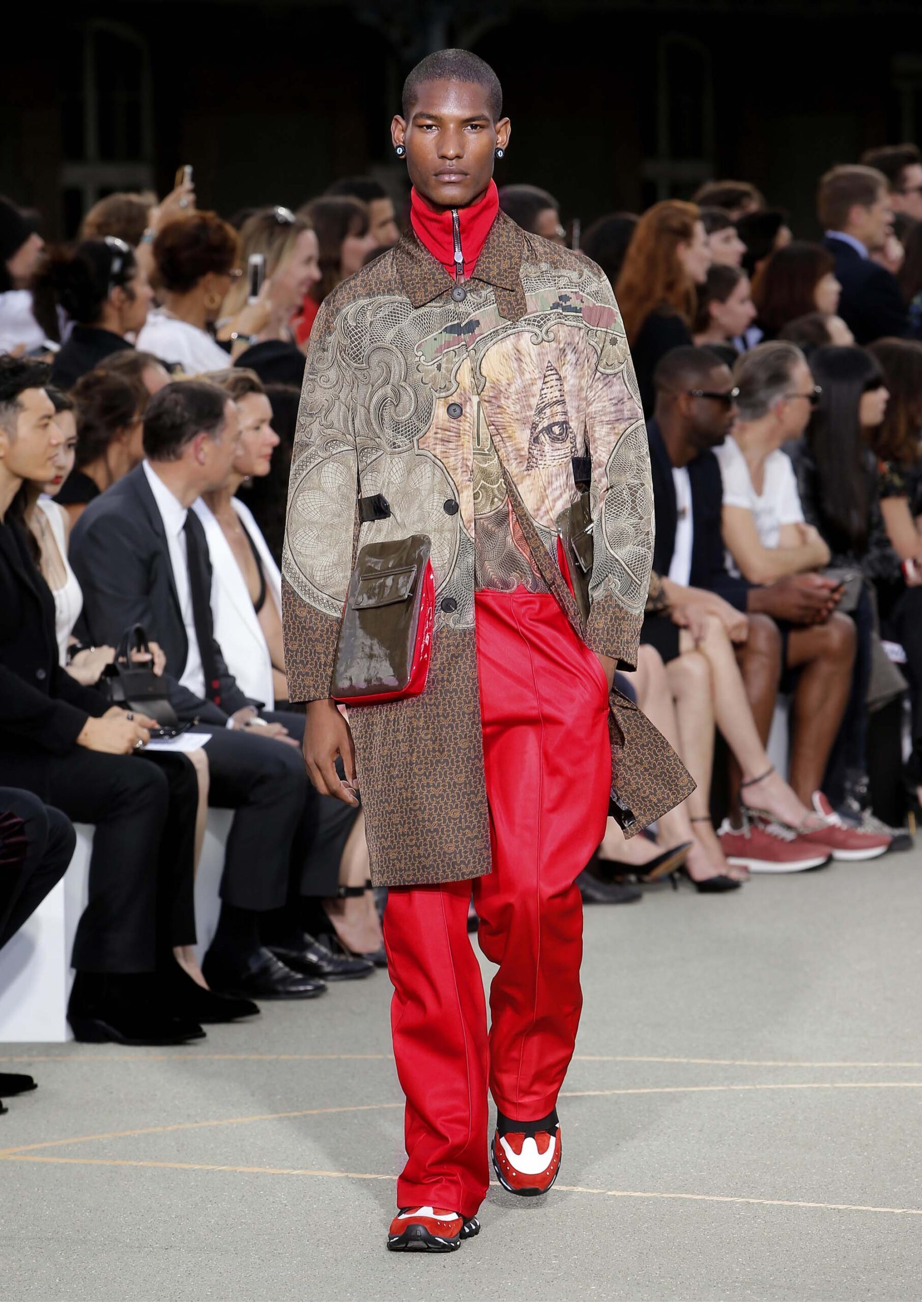 Givenchy S/S 17 Menswear Look 30