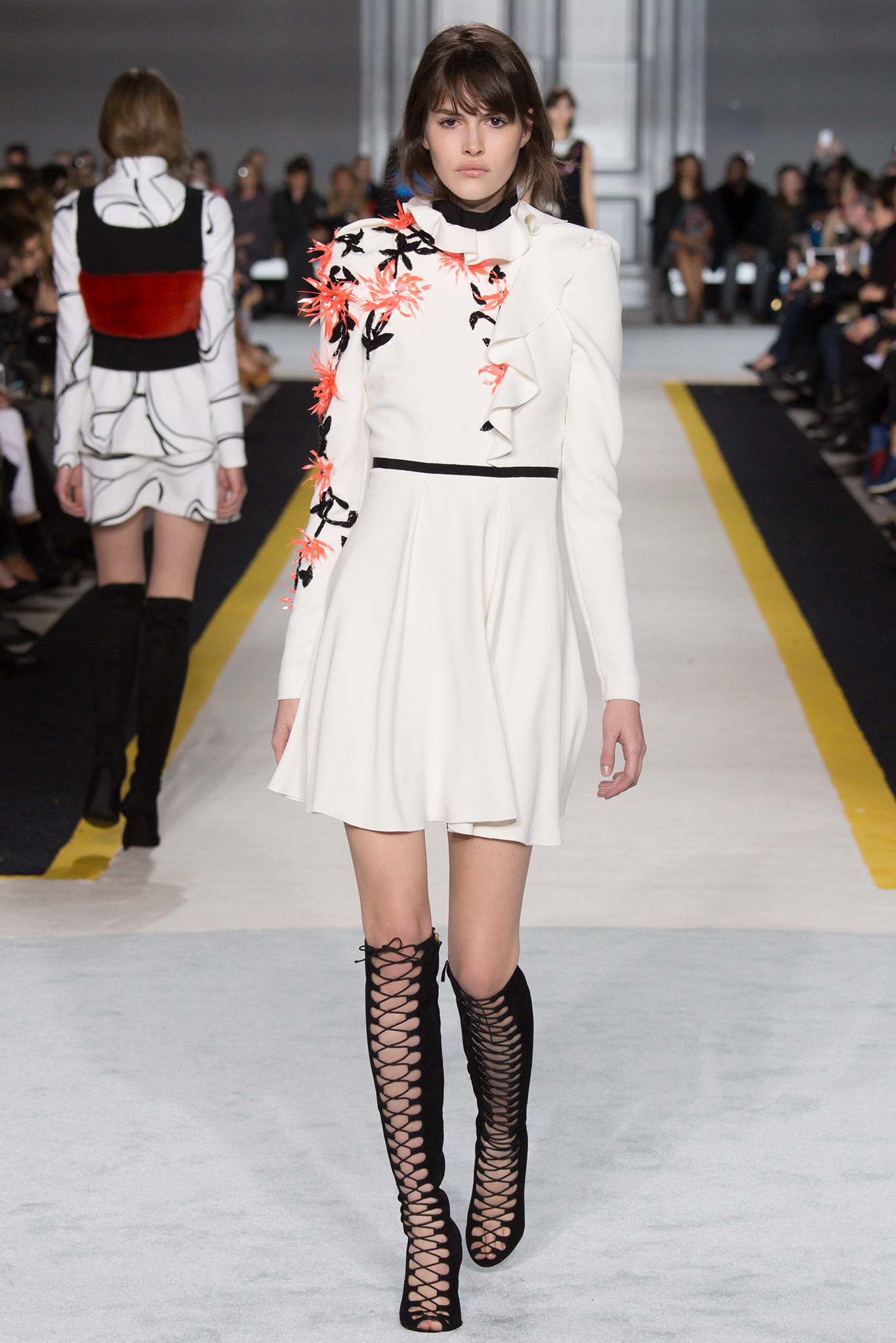 Giambattista Valli F/W 15 Look 3