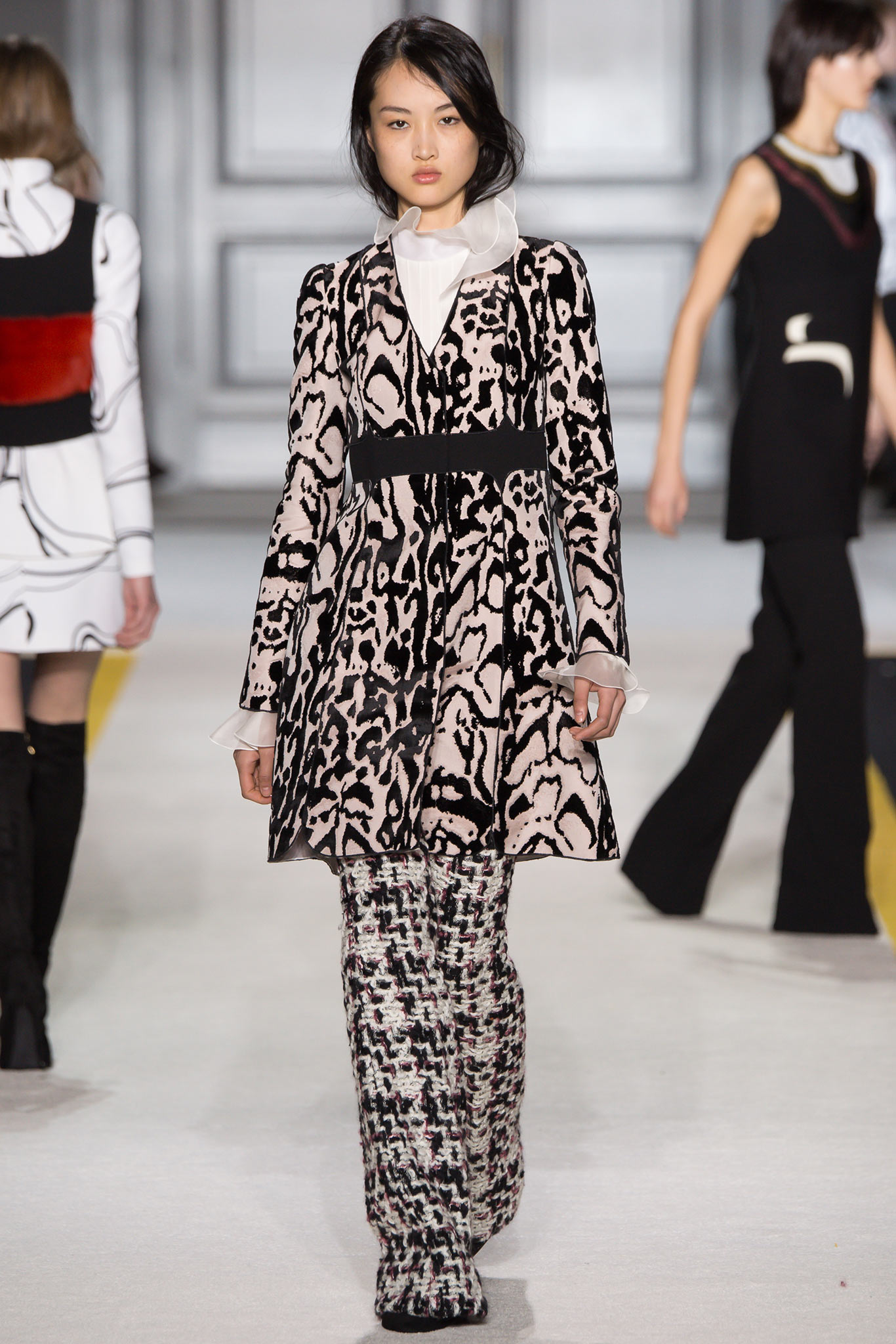 Giambattista Valli F/W 15 Look 4